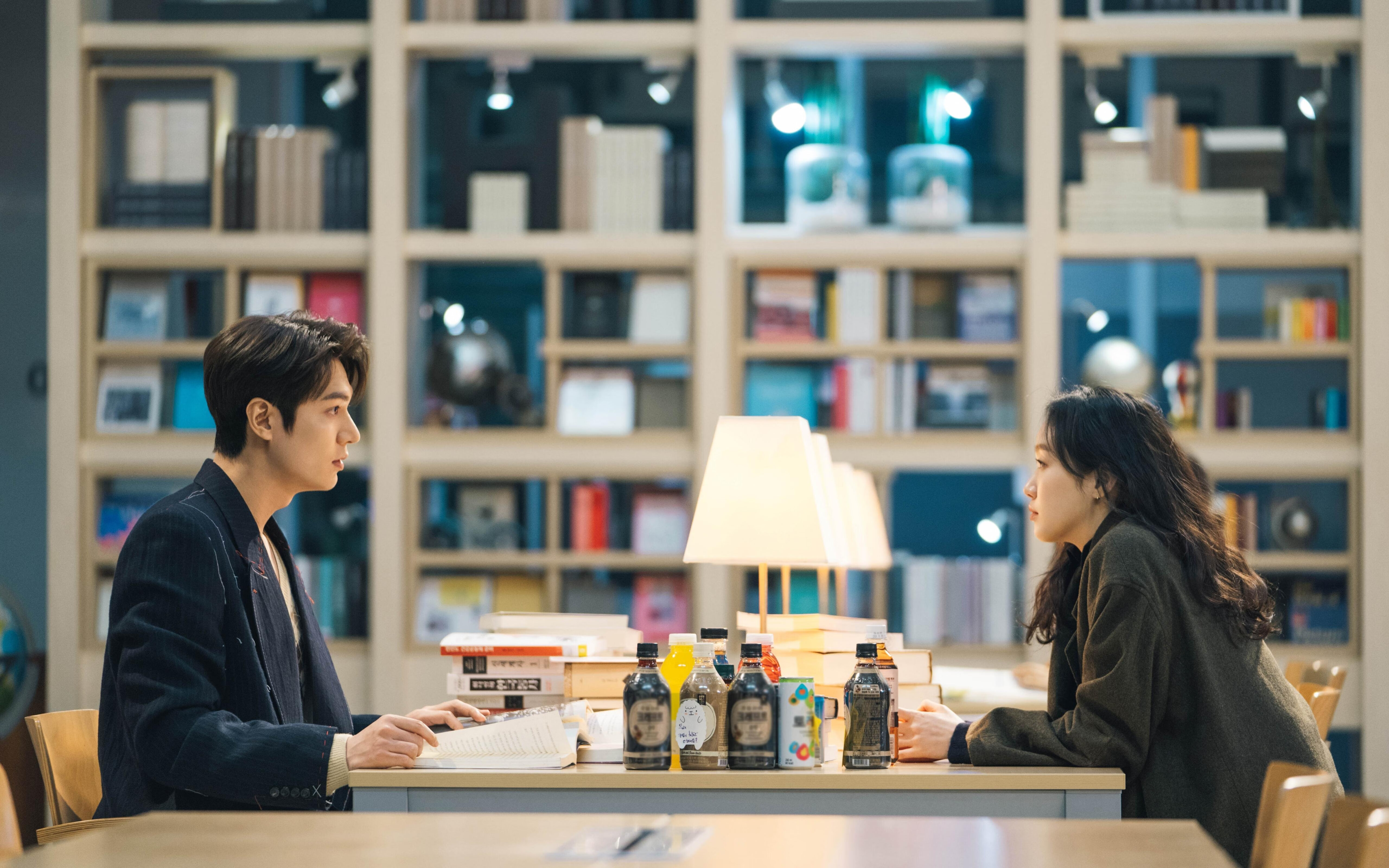 九游app官网下载-西甲球员在连续作战下视觉注意力分布的波动规律研究